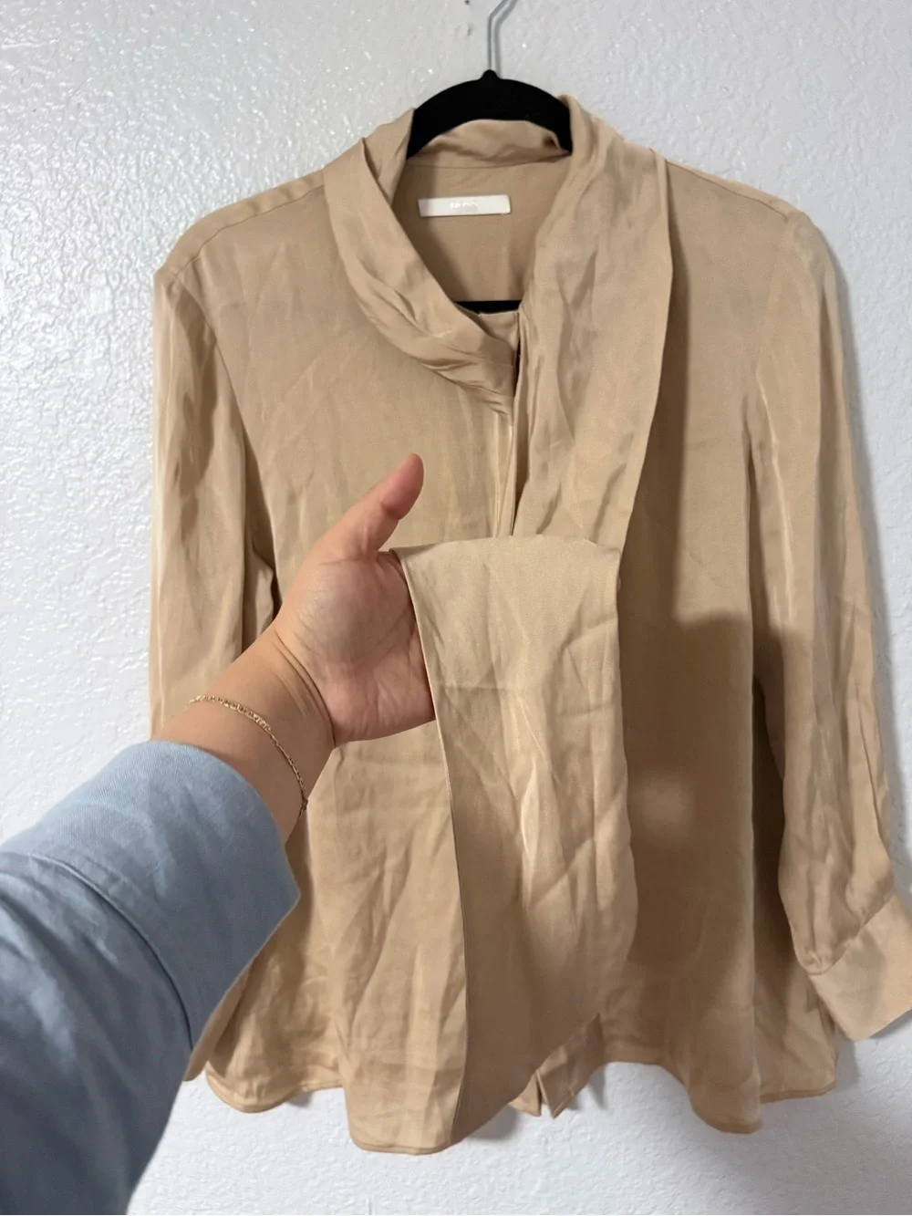 Hugo Boss Womens long sleeve silk Tan Tie-Neck Blouse US 8